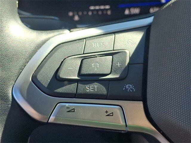 Certified 2025 Volkswagen Taos SE w/ Panoramic Sunroof Package image 21