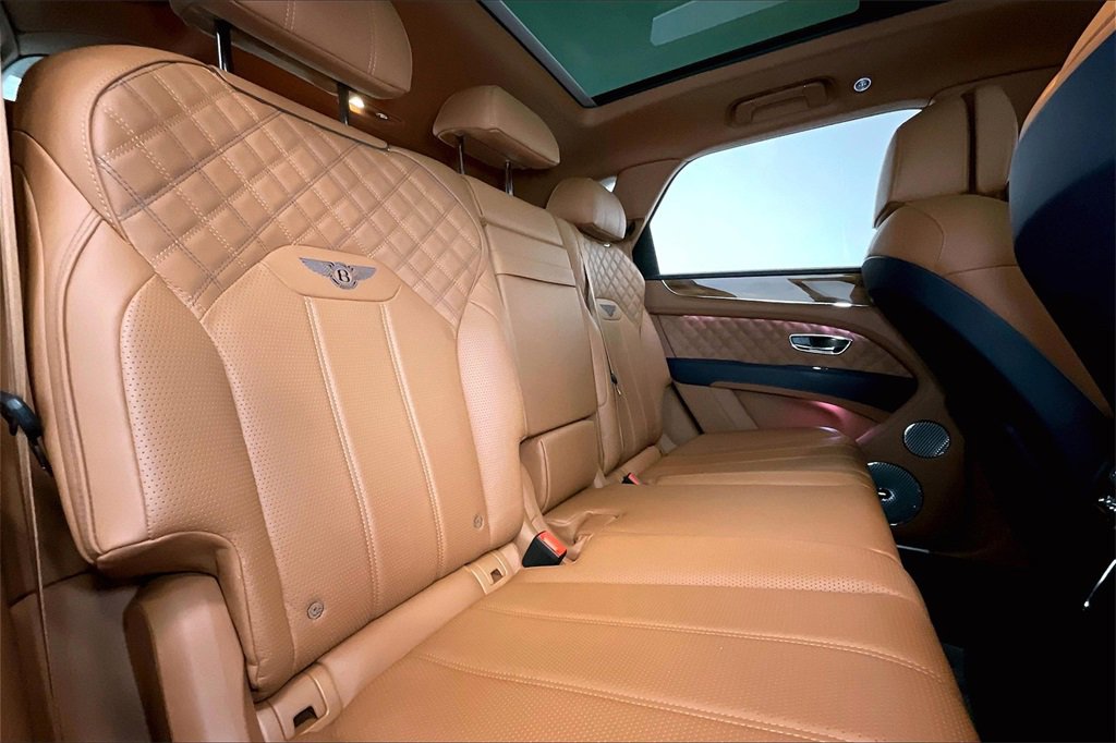 Used 2022 Bentley Bentayga image 29