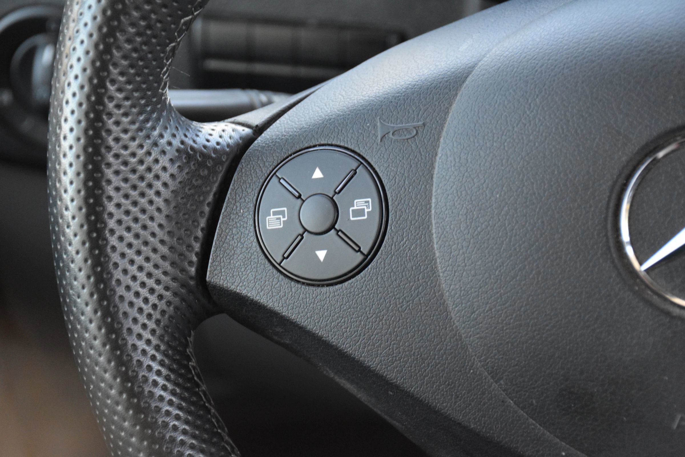 Used 2018 Mercedes-Benz Sprinter 3500 image 37