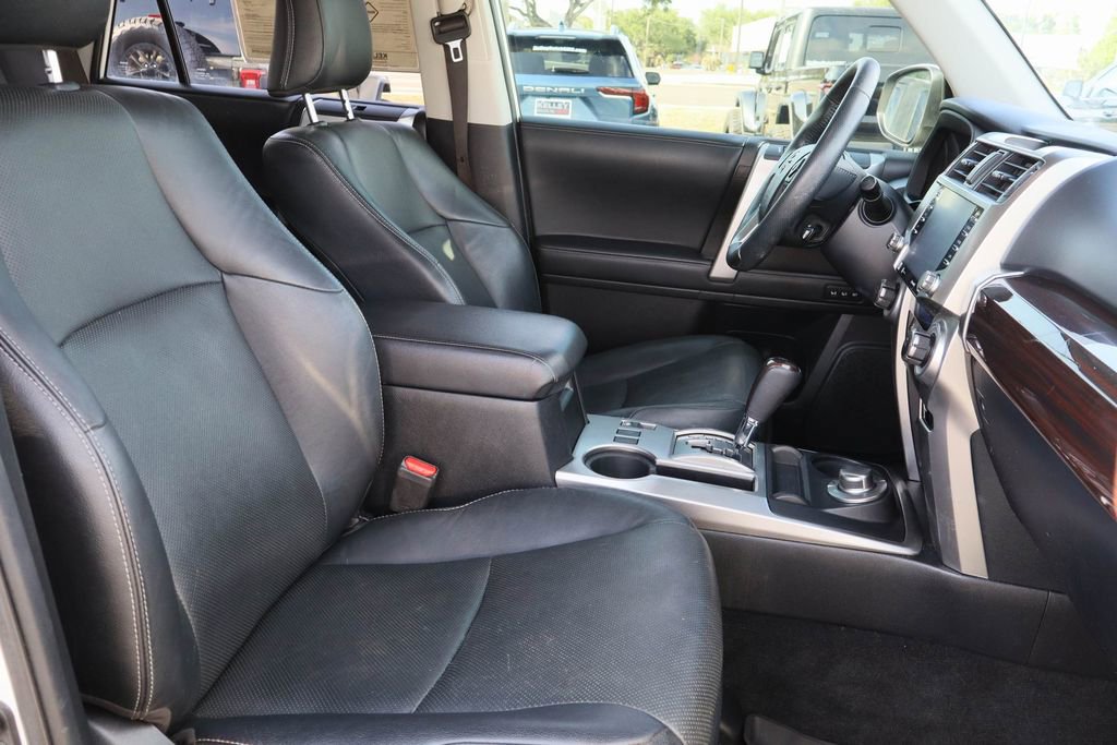Used 2021 Toyota 4Runner Limited AWD/4WD image 31