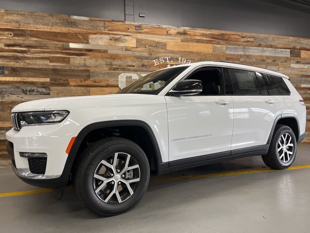 New 2025 Jeep Grand Cherokee L Limited w/ Trailer Tow Package AWD/4WD image 18