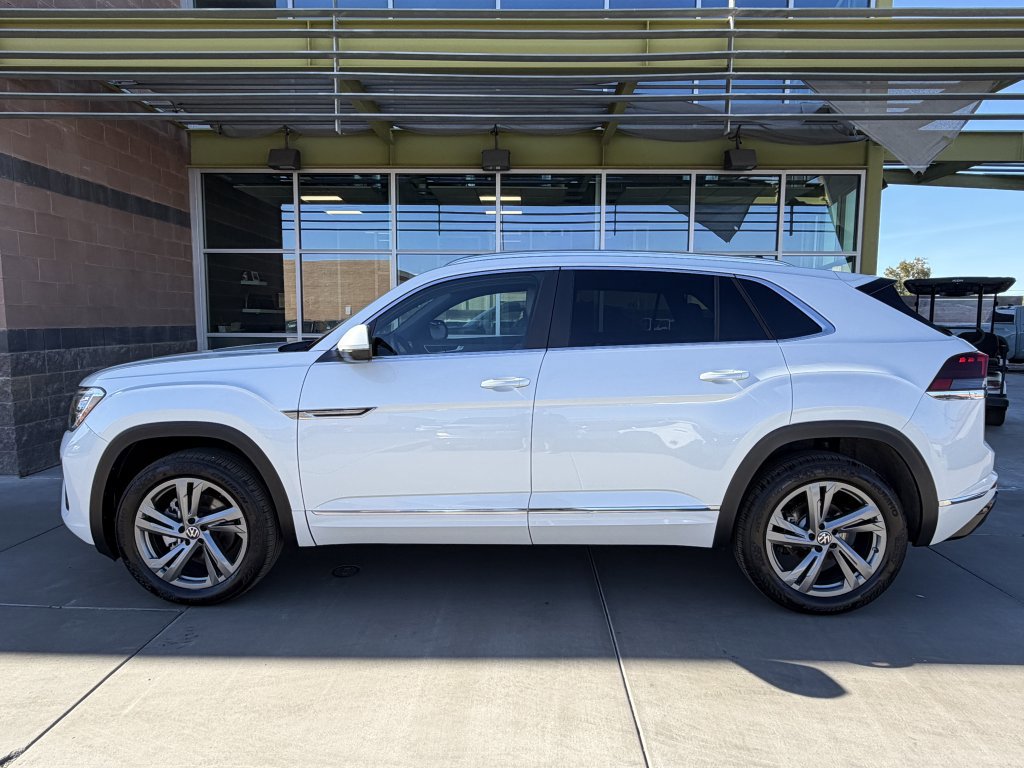 Used 2024 Volkswagen Atlas Cross Sport SEL R-Line image 7