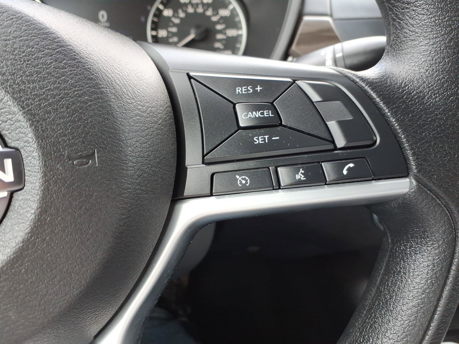 Used 2025 Nissan Altima 2.5 SV FWD image 16