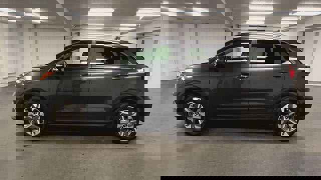 Used 2021 Kia Niro EX Premium image 5