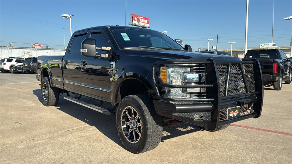 Used 2017 Ford F250 Lariat w/ FX4 Off-Road Package image 3