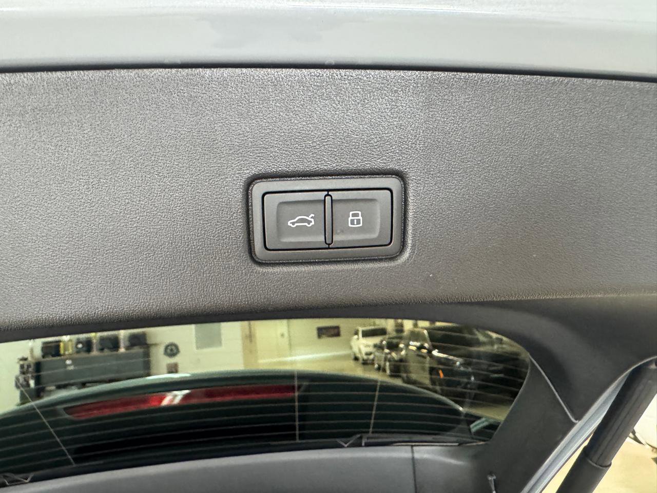 Used 2024 Audi Q4 e-tron Premium Plus w/ Premium Plus AWD/4WD image 23