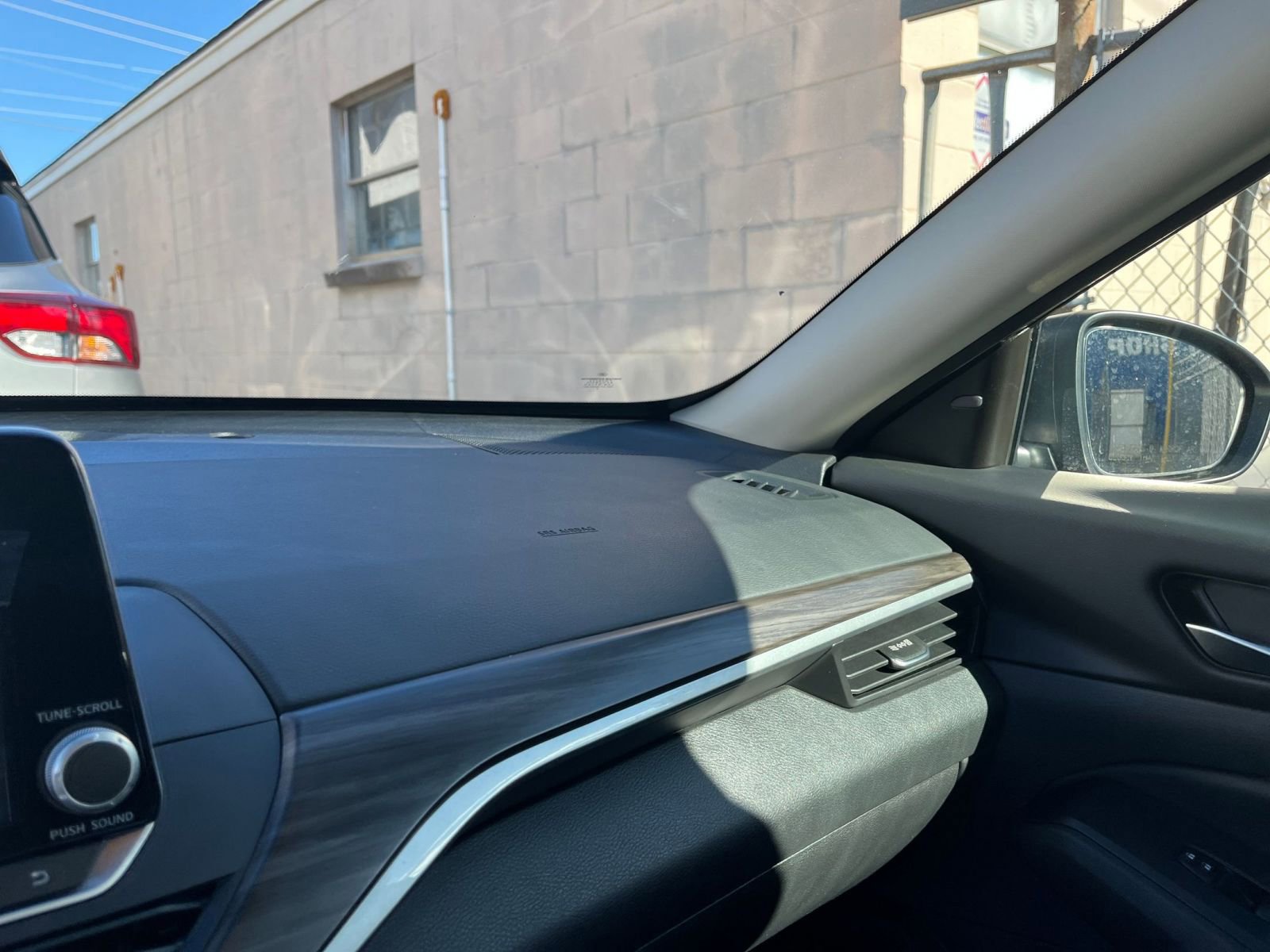 Used 2025 Nissan Altima 2.5 SV image 34