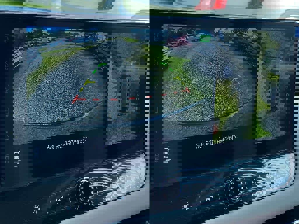 New 2025 Mitsubishi Outlander SE image 9