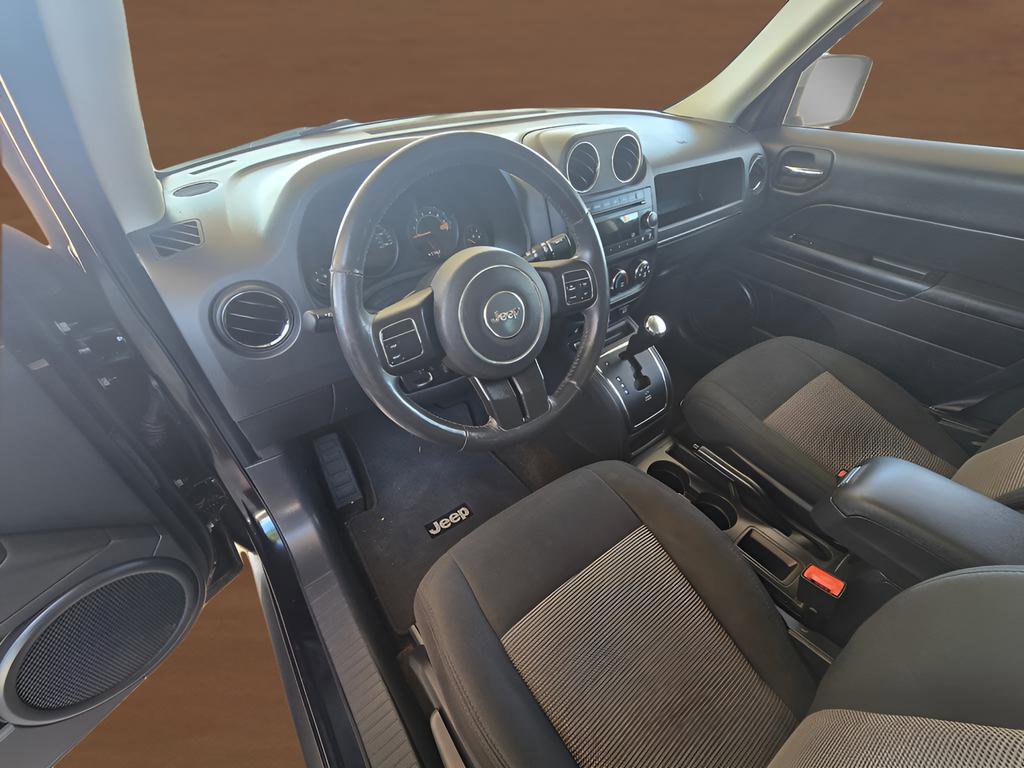 Used 2014 Jeep Patriot Latitude FWD image 20