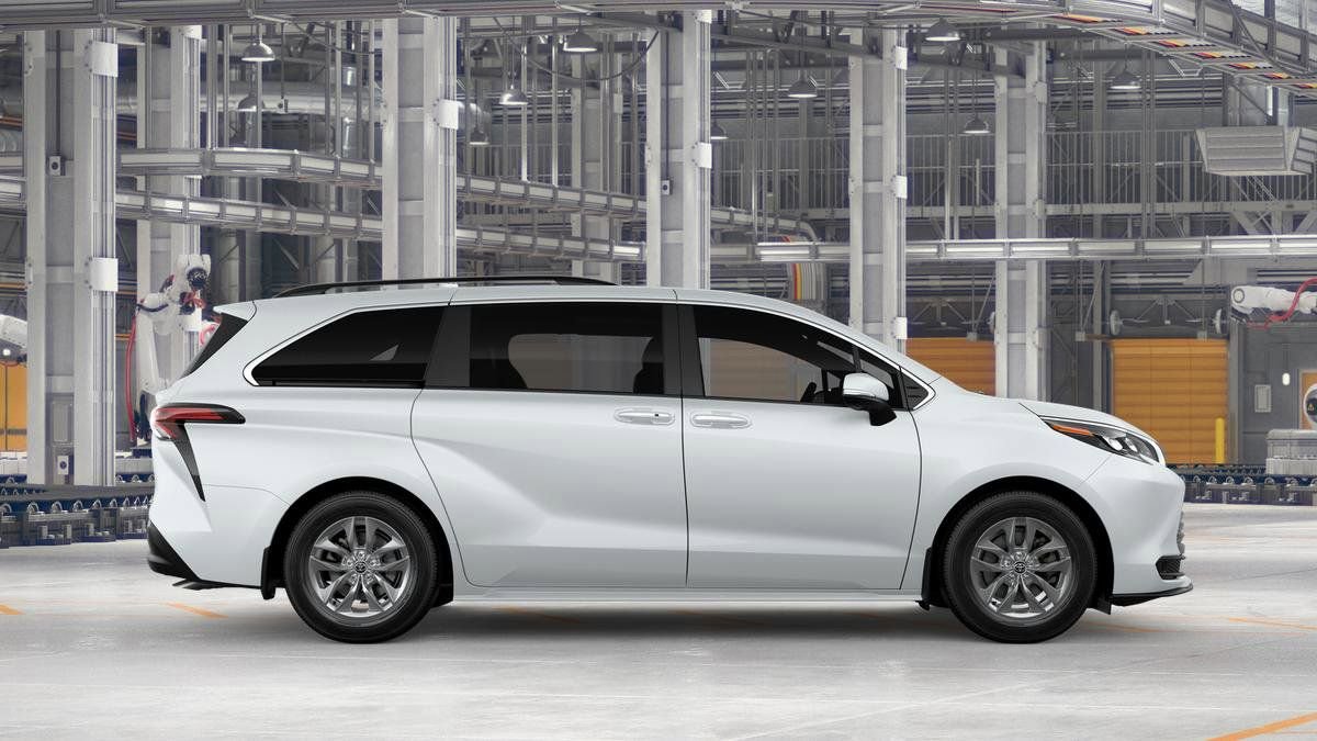 New 2026 Toyota Sienna XLE FWD image 12