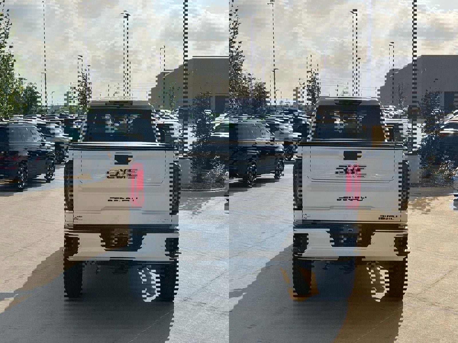 Used 2020 GMC Sierra 2500 Denali w/ Denali Ultimate Package image 11