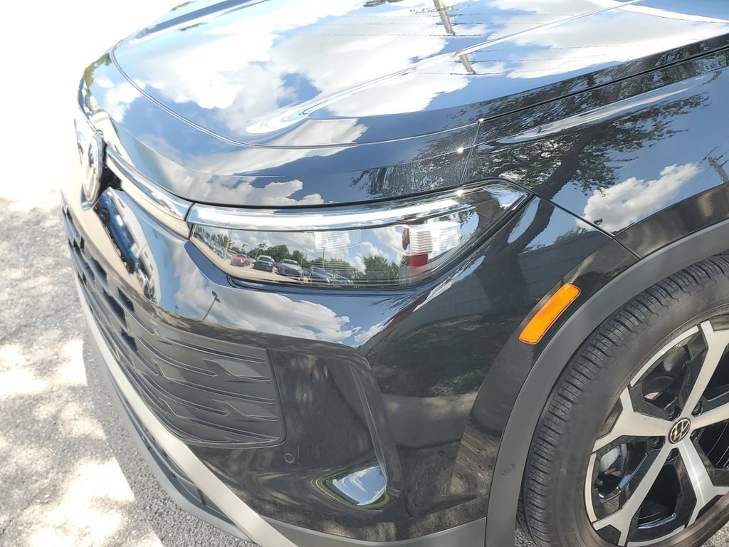 Certified 2026 Volkswagen Tiguan SE FWD image 12
