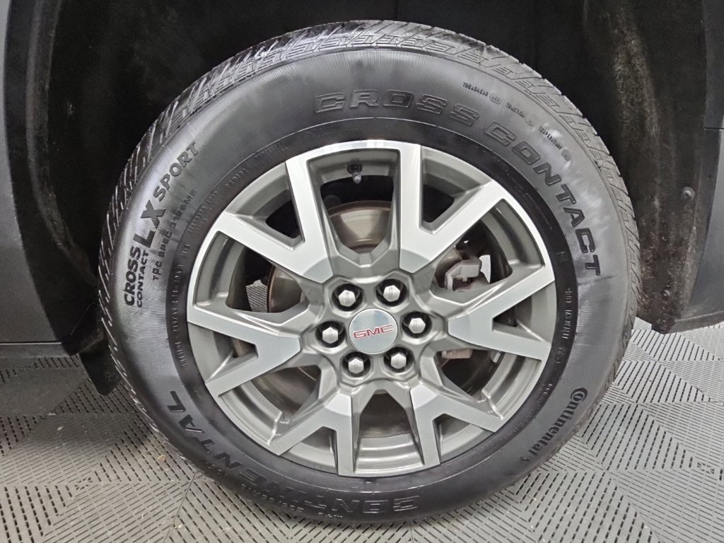 Used 2022 GMC Acadia SLE w/ Driver Convenience Package FWD image 43