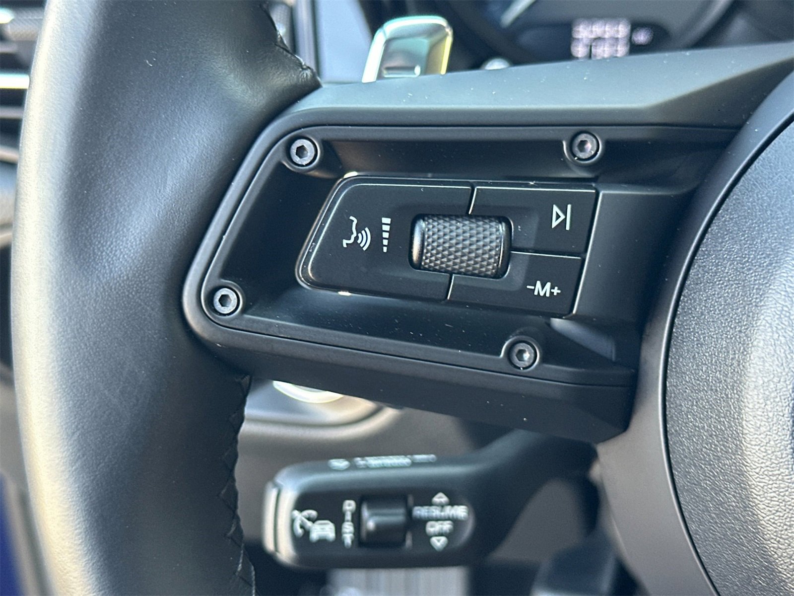 Used 2025 Porsche Macan image 27