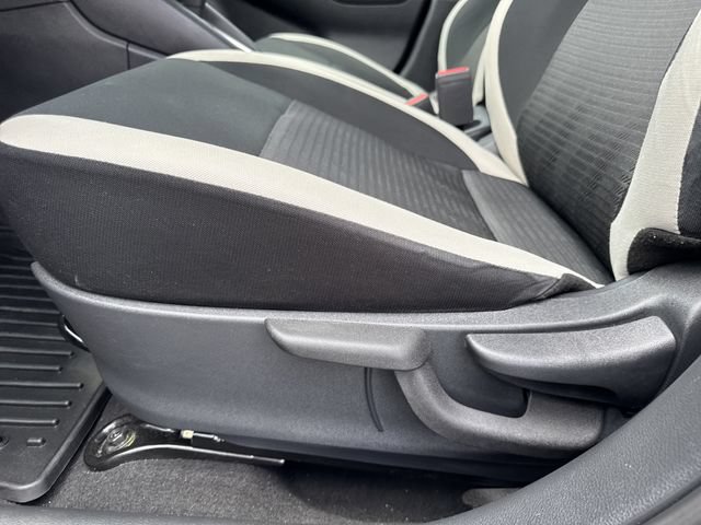 Used 2022 Nissan Versa SV w/ Trunk Package FWD image 11