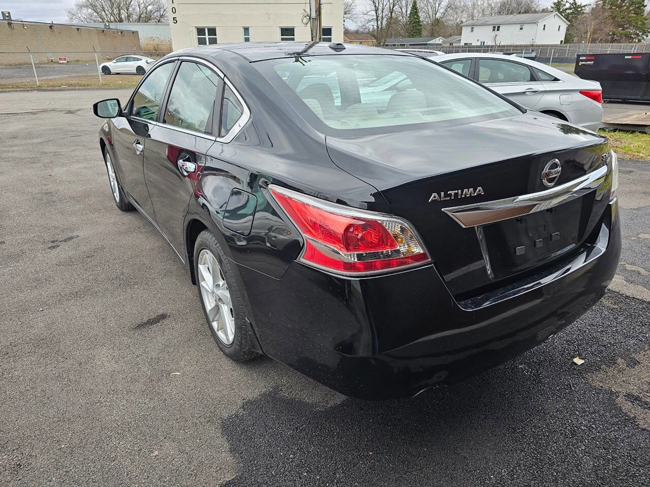 Used 2015 Nissan Altima 2.5 SV w/ Convenience Package FWD image 4