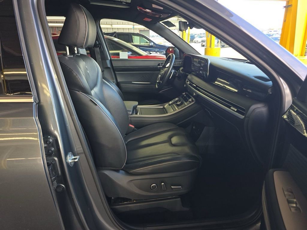 Used 2023 Hyundai Palisade Calligraphy image 19
