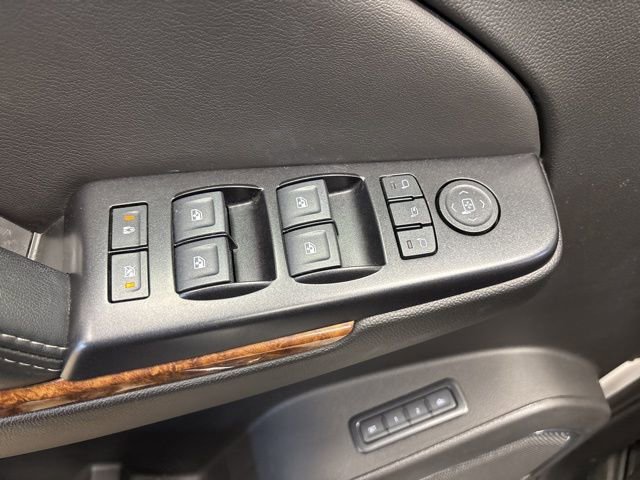 Used 2018 Chevrolet Suburban Premier AWD/4WD image 39