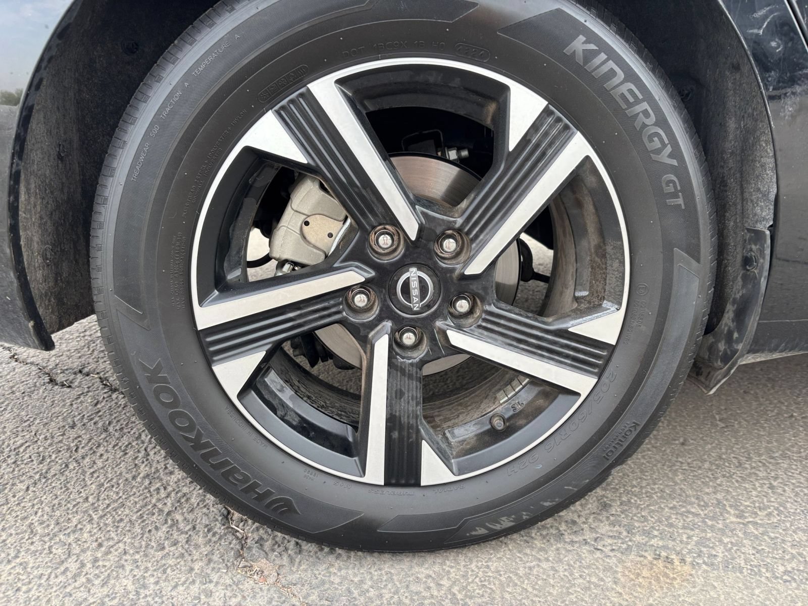 Used 2025 Nissan Sentra SV FWD image 23