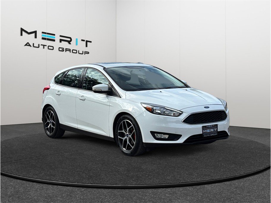 Used 2017 Ford Focus SEL FWD image 1