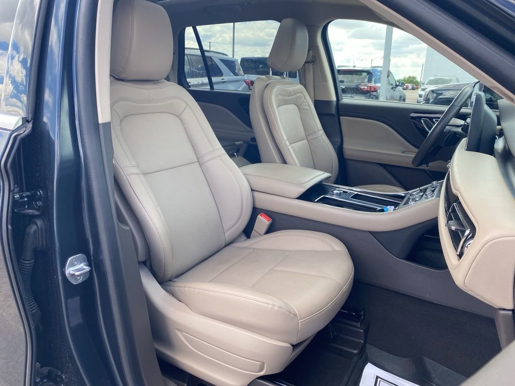 Used 2022 Lincoln Aviator Reserve w/ Elements Package Plus image 31