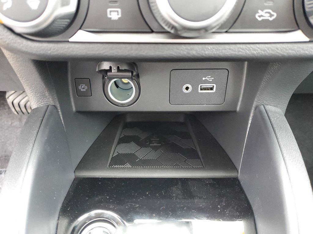 New 2025 Nissan Versa SV w/ Trunk Package FWD image 26