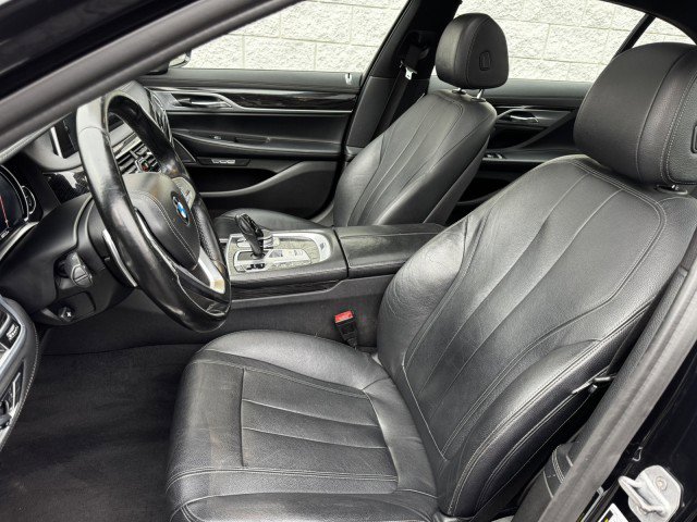 Used 2017 BMW 740i RWD image 13