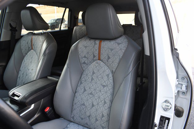 Certified 2023 Toyota Highlander Bronze Edition image 17