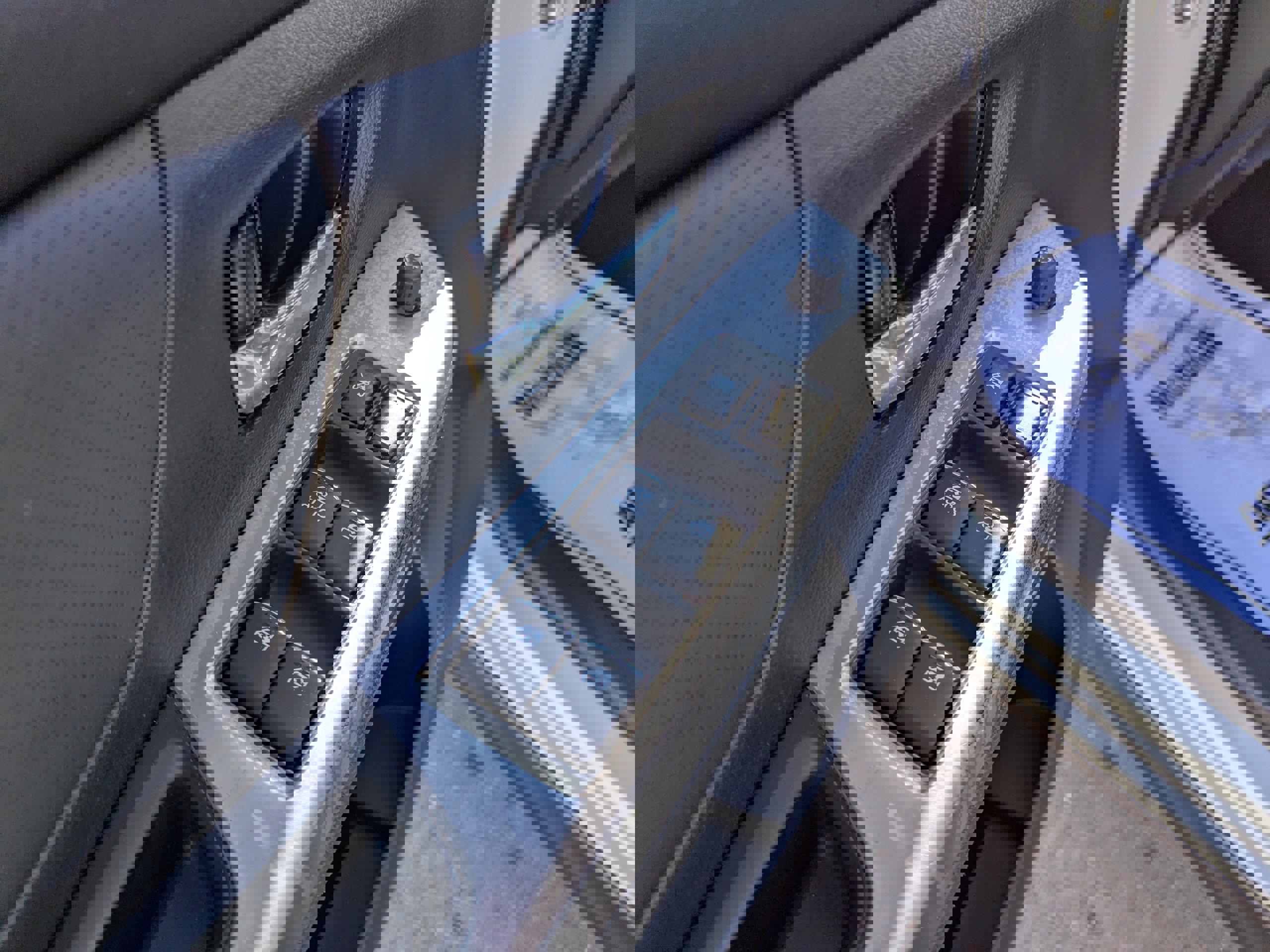 Used 2017 Subaru Crosstrek 2.0i Limited image 11