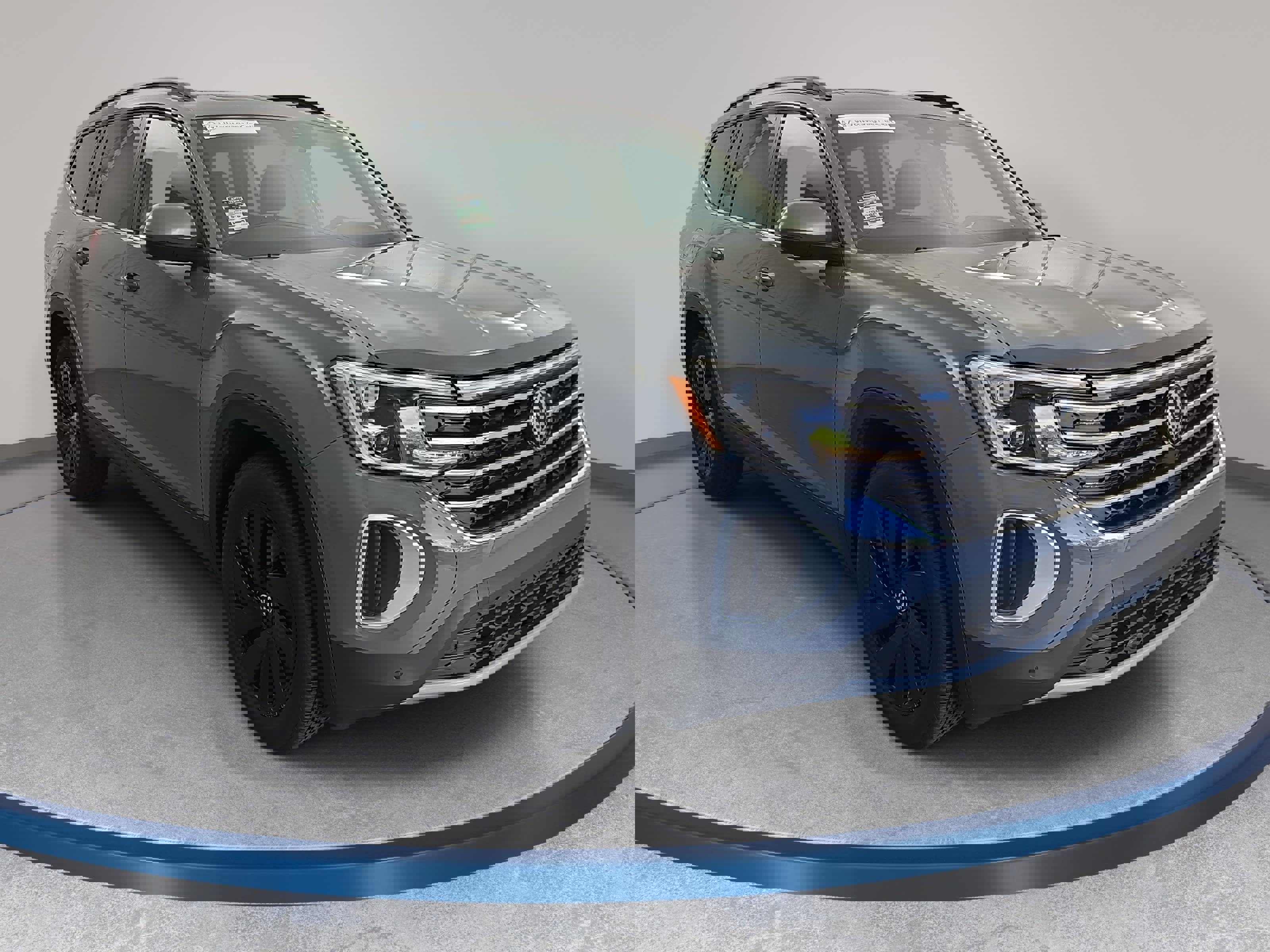 Used 2025 Volkswagen Atlas SE w/ Panoramic Sunroof Package image 3