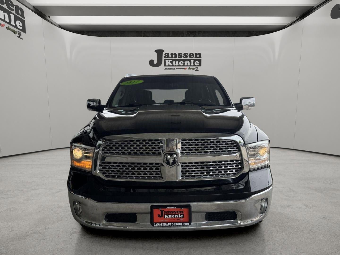Used 2017 RAM 1500 Laramie w/ Convenience Group AWD/4WD image 4