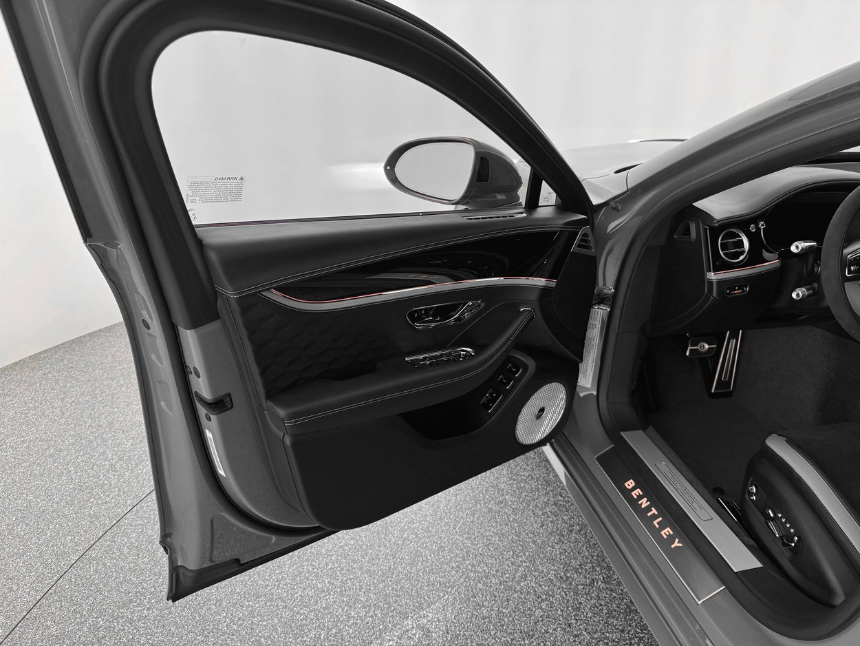 New 2025 Bentley Flying Spur Plug-In Hybrid AWD/4WD image 13