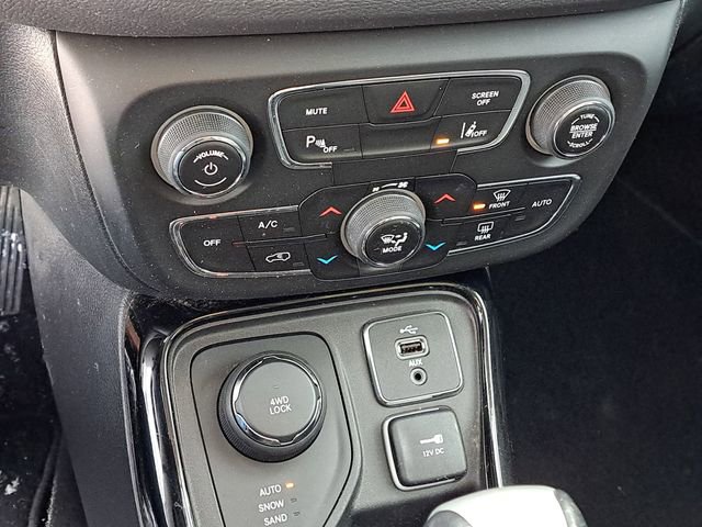 Used 2017 Jeep Compass Limited image 16