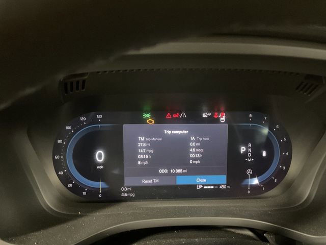 Used 2025 Volvo XC60 B5 Plus AWD/4WD image 13