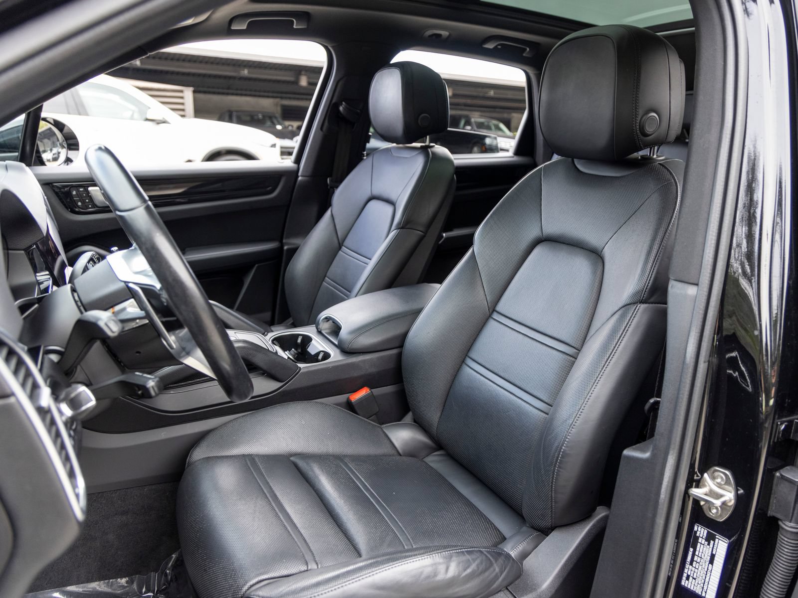 Certified 2022 Porsche Cayenne S AWD/4WD image 5