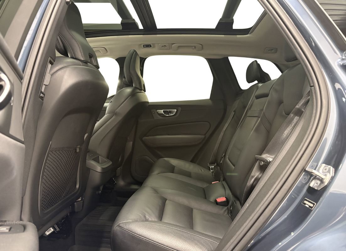 Used 2019 Volvo XC60 T5 Momentum w/ Advanced Package AWD/4WD image 12