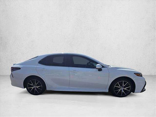 Used 2021 Toyota Camry SE image 4