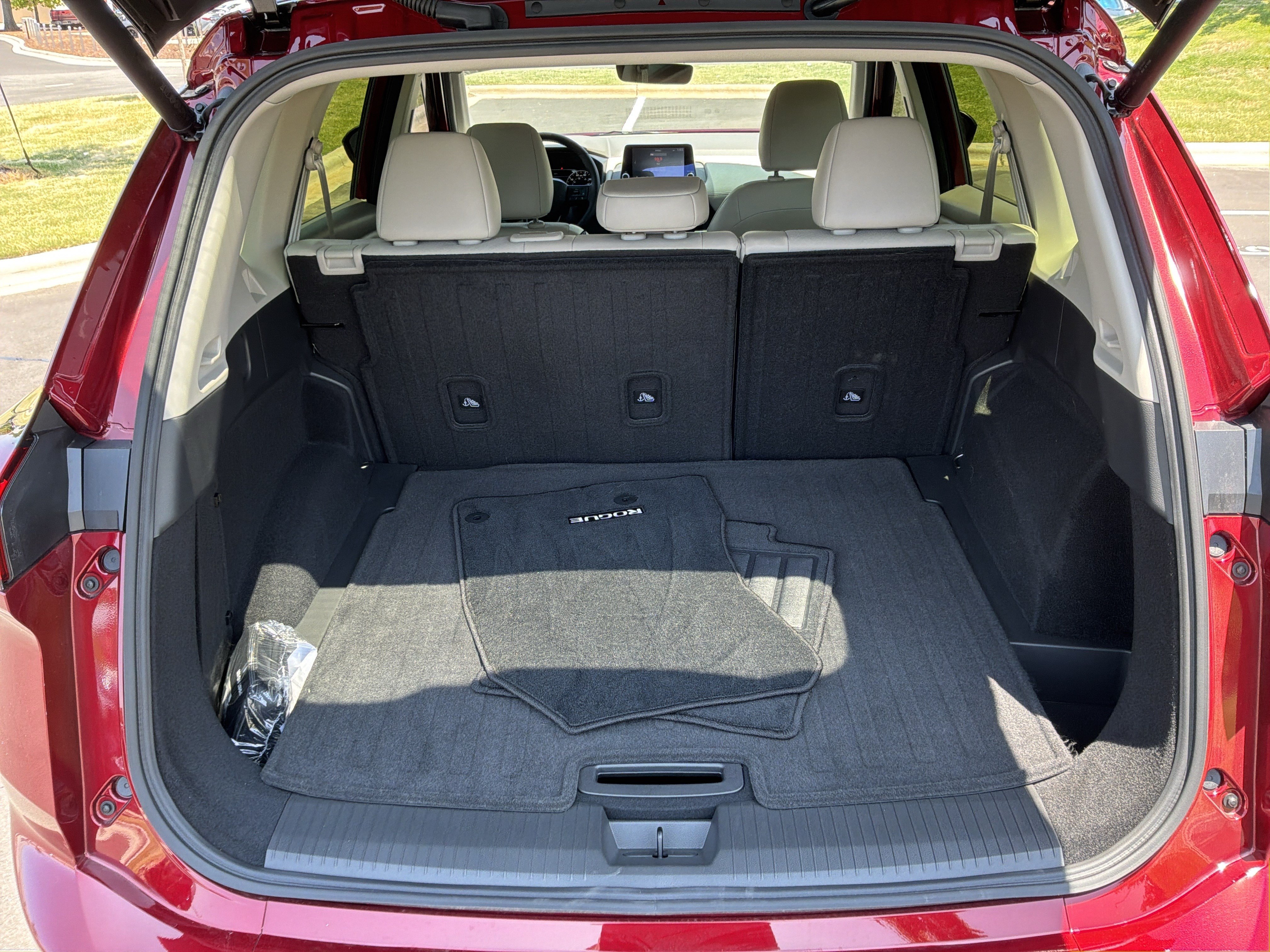 Used 2026 Nissan Rogue Dark Armor FWD image 30