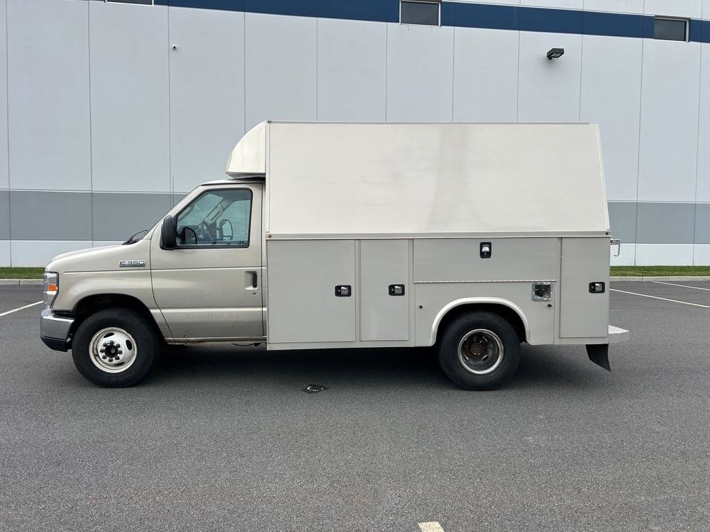 Used 2017 Ford E-350 and Econoline 350 Super Duty w/ Power Windows & Locks Group RWD image 8