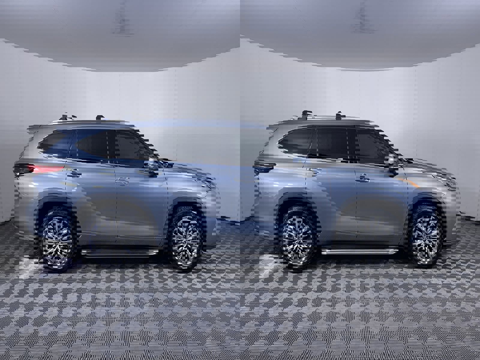 Used 2022 Toyota Highlander Platinum image 10