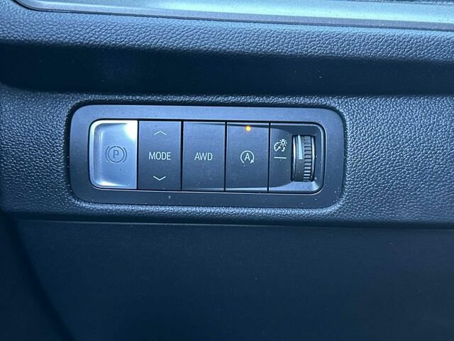 Used 2026 Chevrolet Traverse LT w/ Driver Confidence Package AWD/4WD image 33