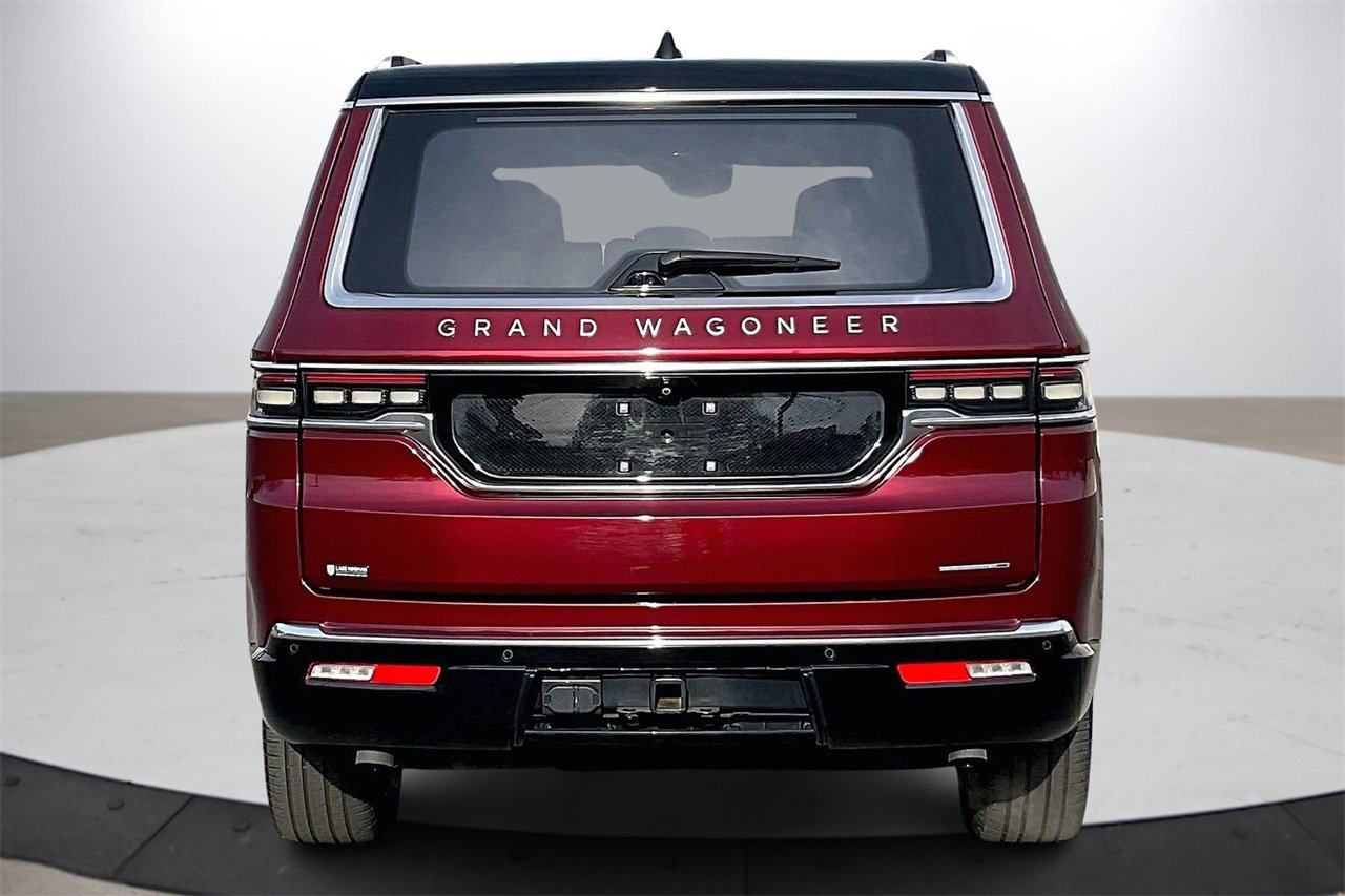 Used 2024 Jeep Grand Wagoneer Series III w/ HD Trailer Tow Package image 8