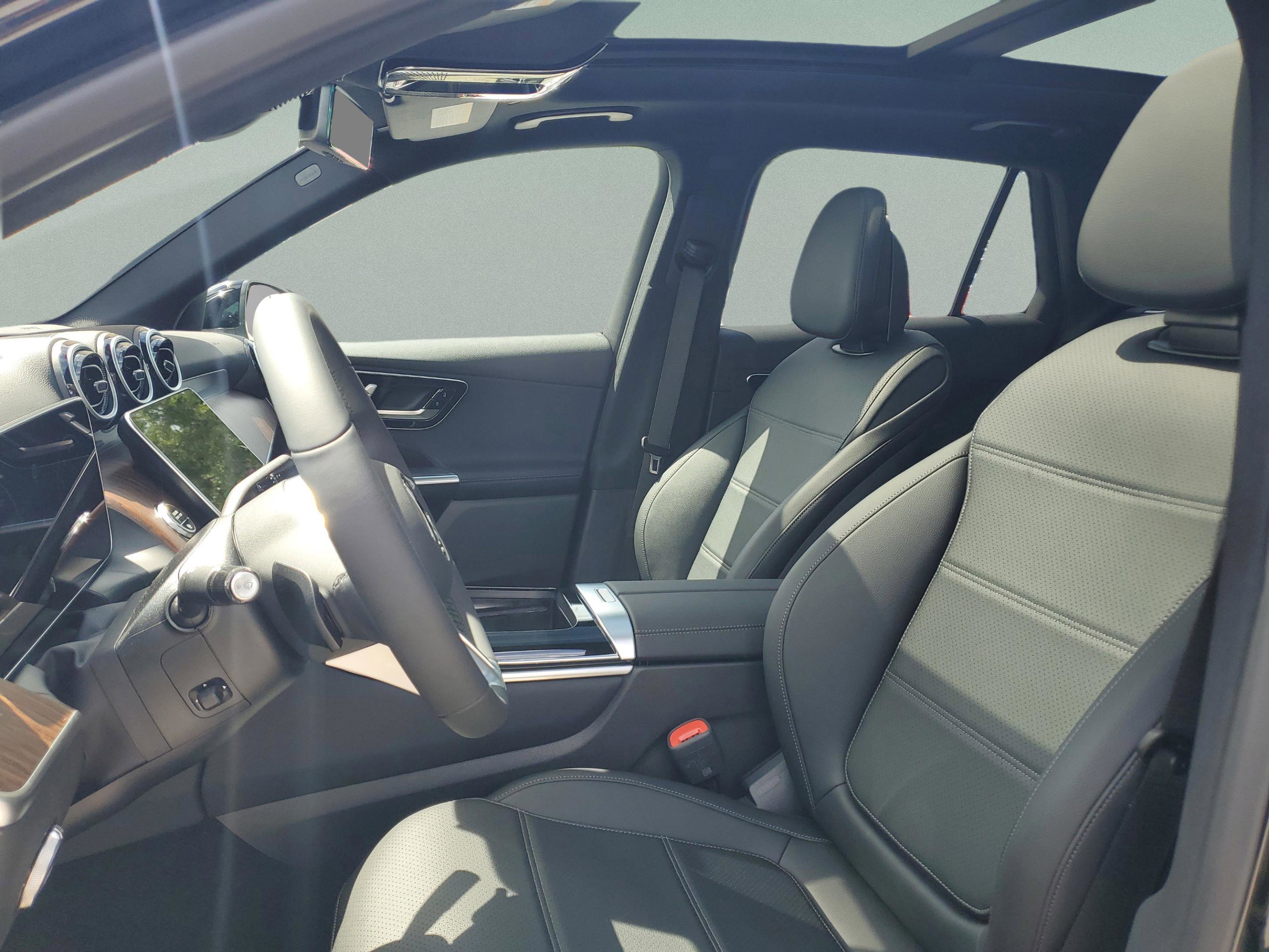 Certified 2026 Mercedes-Benz GLC 300 4MATIC image 24