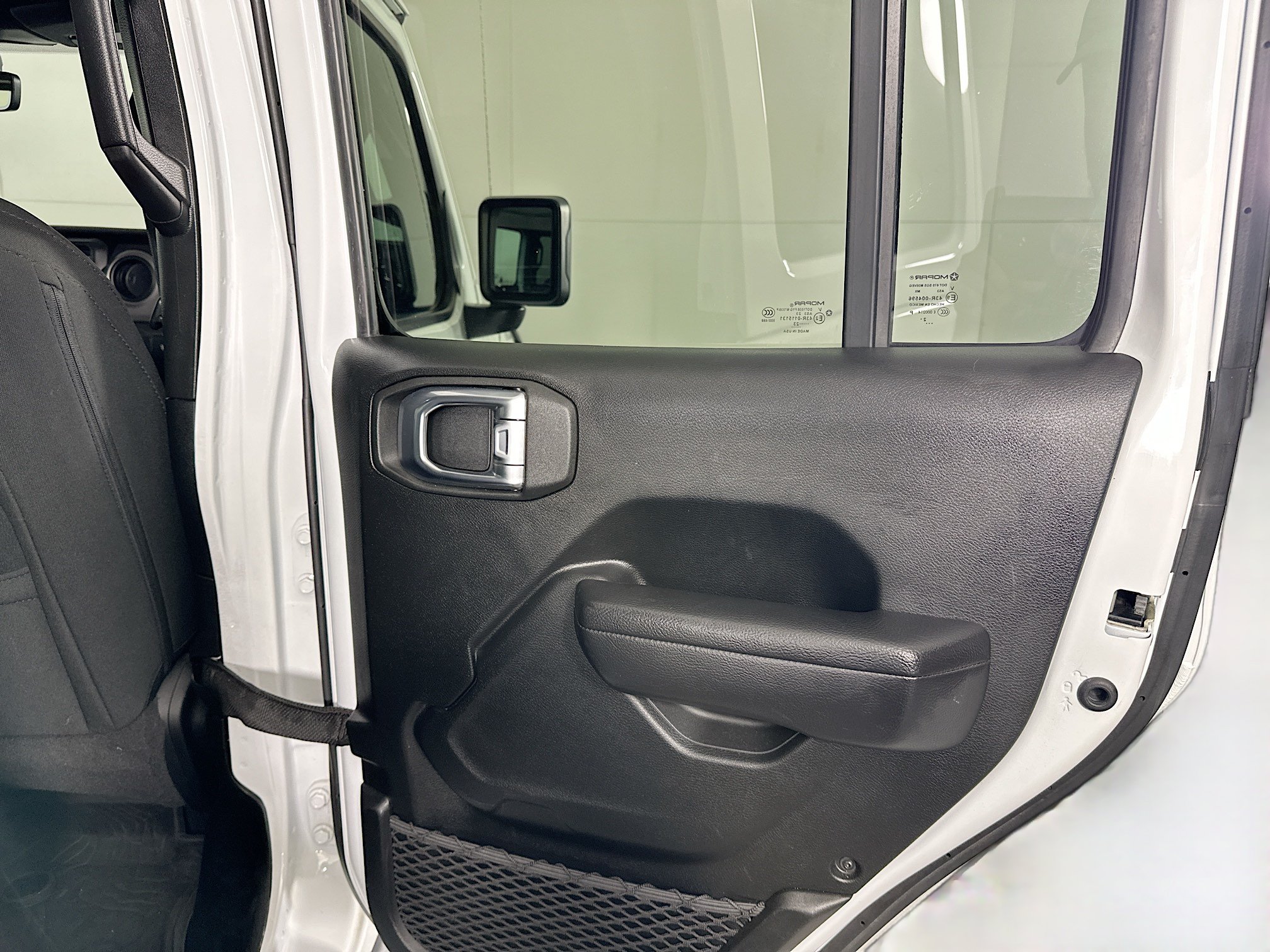 Used 2023 Jeep Wrangler Unlimited AWD/4WD image 30
