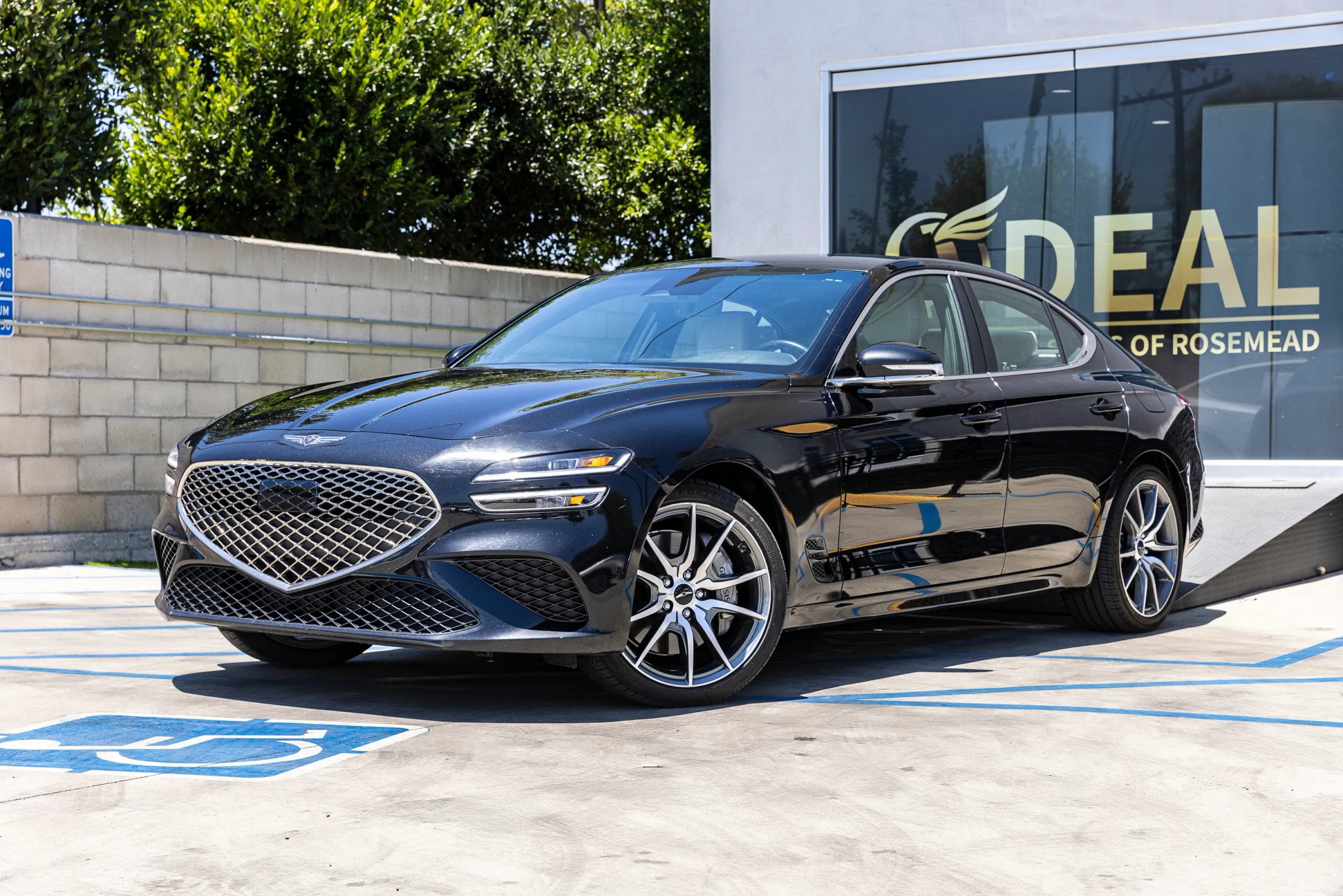 Used 2025 Genesis G70 2.5T RWD image 5