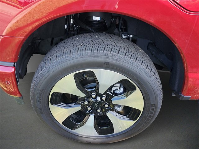 Used 2022 Ford F150 Lightning Platinum image 8