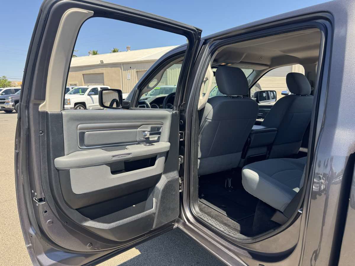 Used 2017 RAM 1500 Classic SLT AWD/4WD image 20