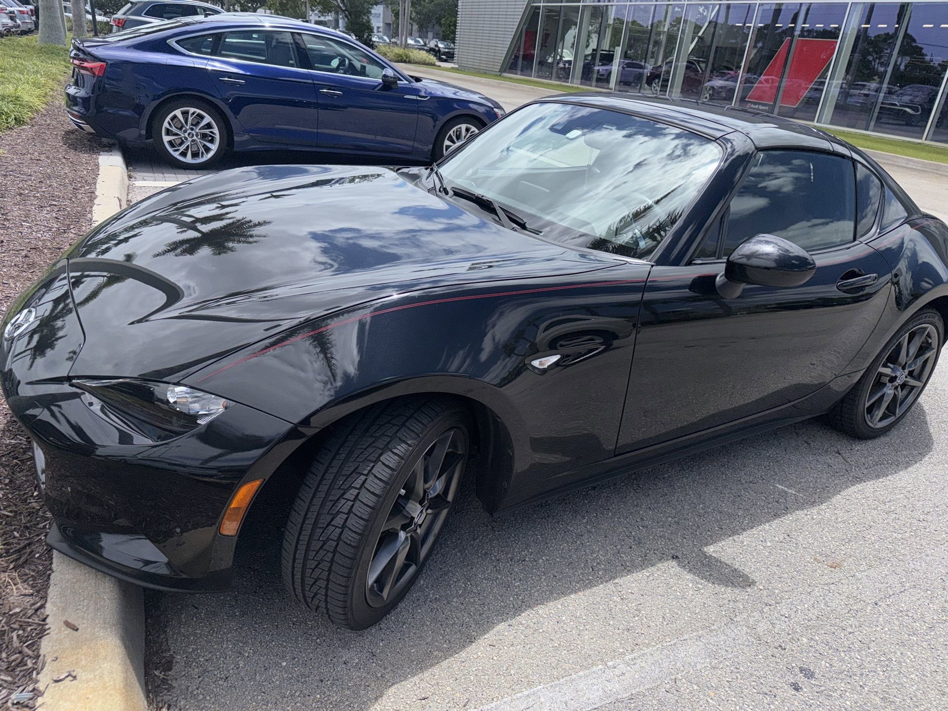 Used 2018 MAZDA MX-5 Miata RF Grand Touring image 2