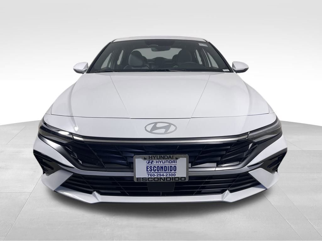 New 2025 Hyundai Elantra Limited image 8