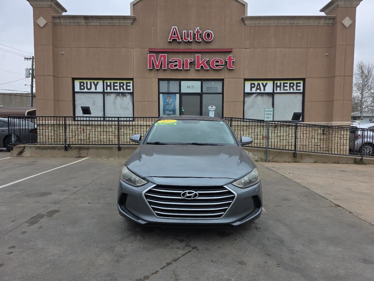 Used 2017 Hyundai Elantra SE image 2